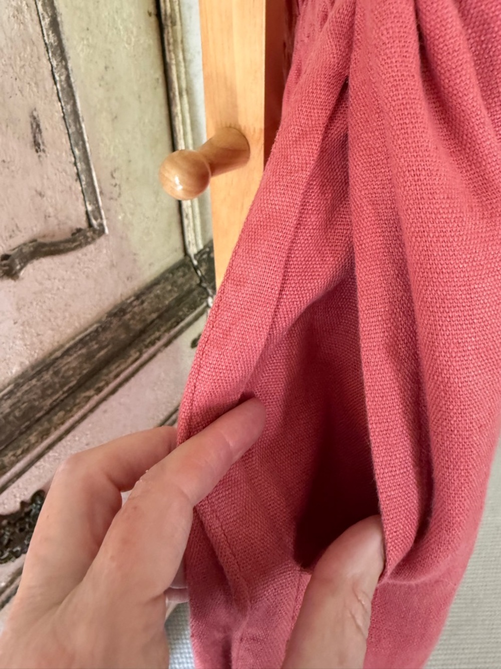 Matteau Women’s long Elastic-Waist Midi Linen Skirt in Dusty Rose - Picture 7 of 7